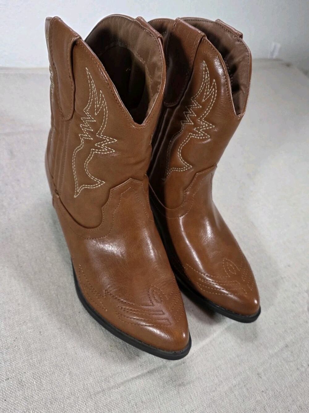 Soda Women's Brown Western Cowboy Boots Pointed Toe Size 7.5 Mid Calf Pull On